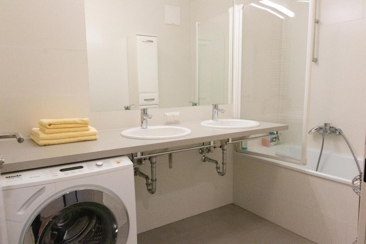 New, Quiet Flat Next To U1, Vic, Shopping Mall,... Vienna Exterior photo