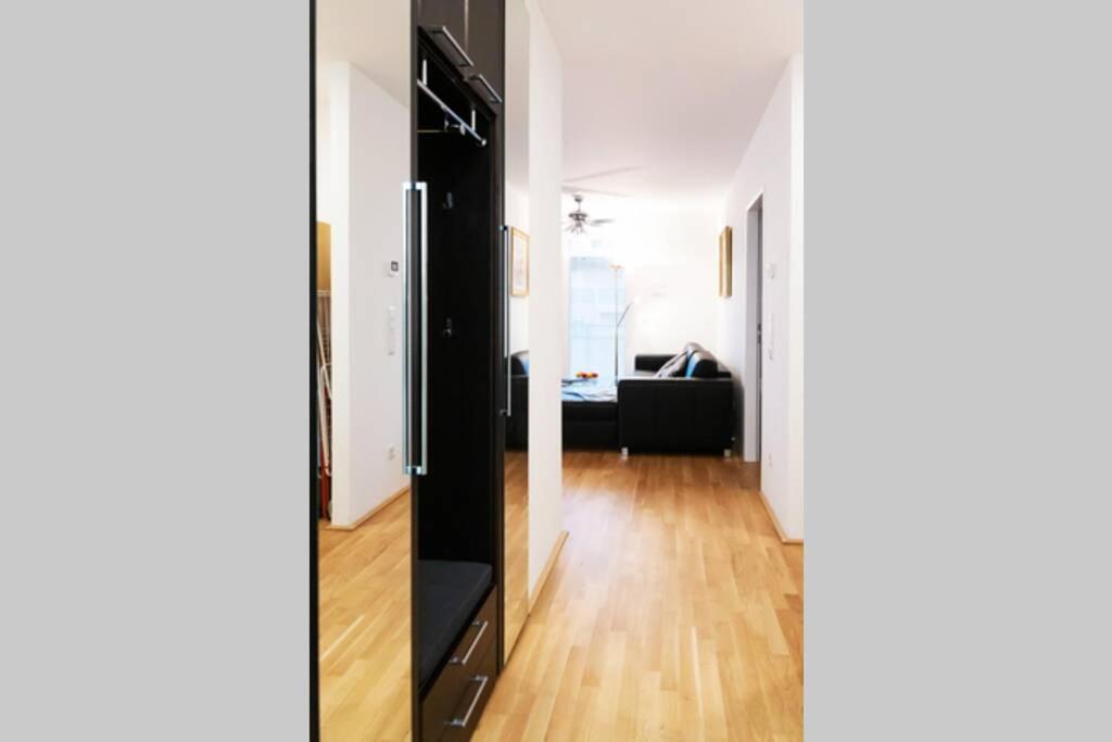 New, Quiet Flat Next To U1, Vic, Shopping Mall,... Vienna Exterior photo
